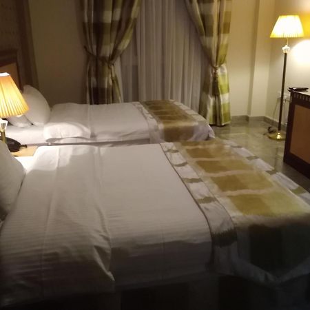 Pioneer Hotel Apartments Muscat Eksteriør billede