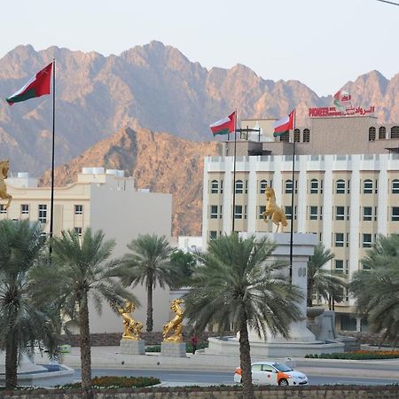 Pioneer Hotel Apartments Muscat Eksteriør billede