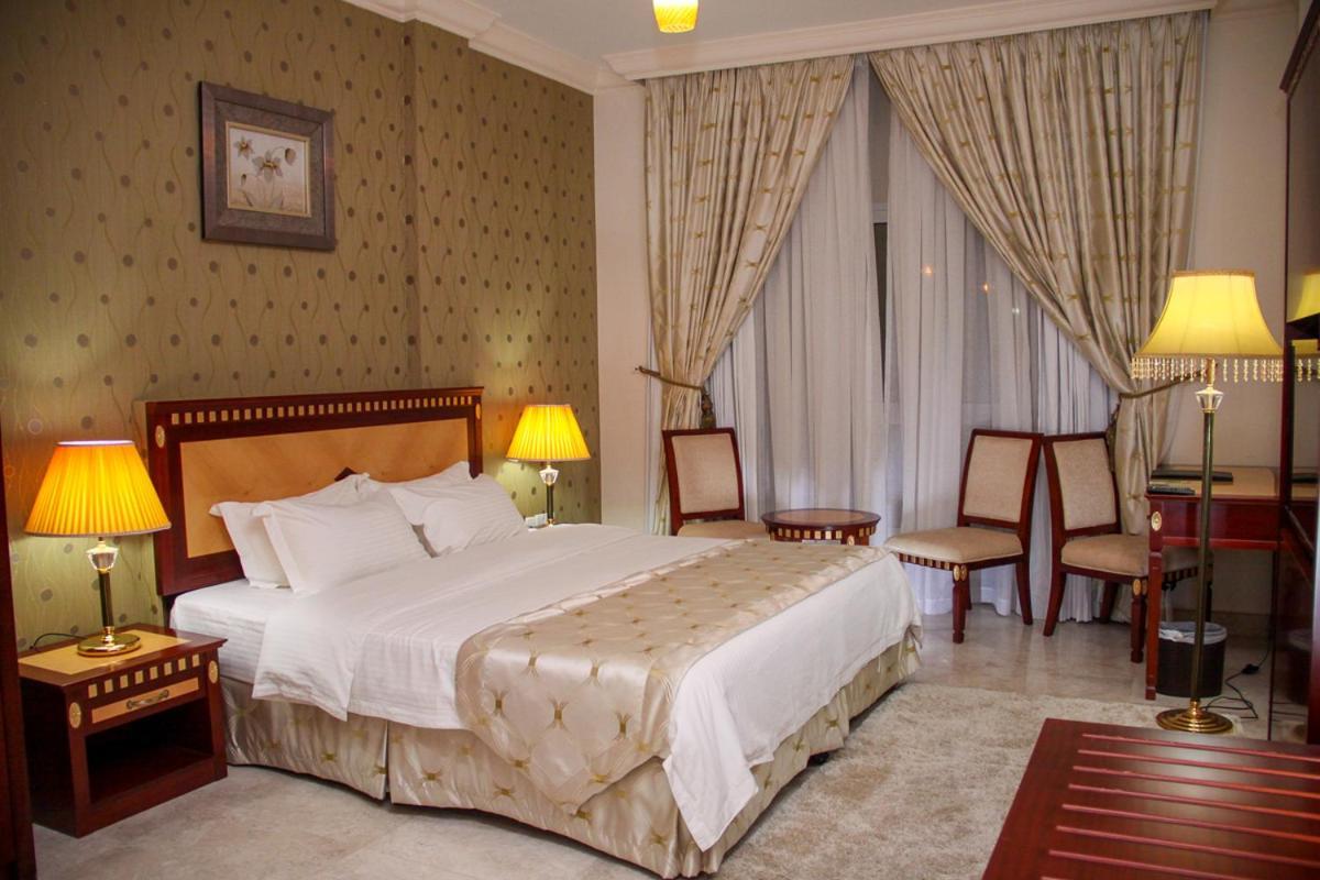 Pioneer Hotel Apartments Muscat Eksteriør billede