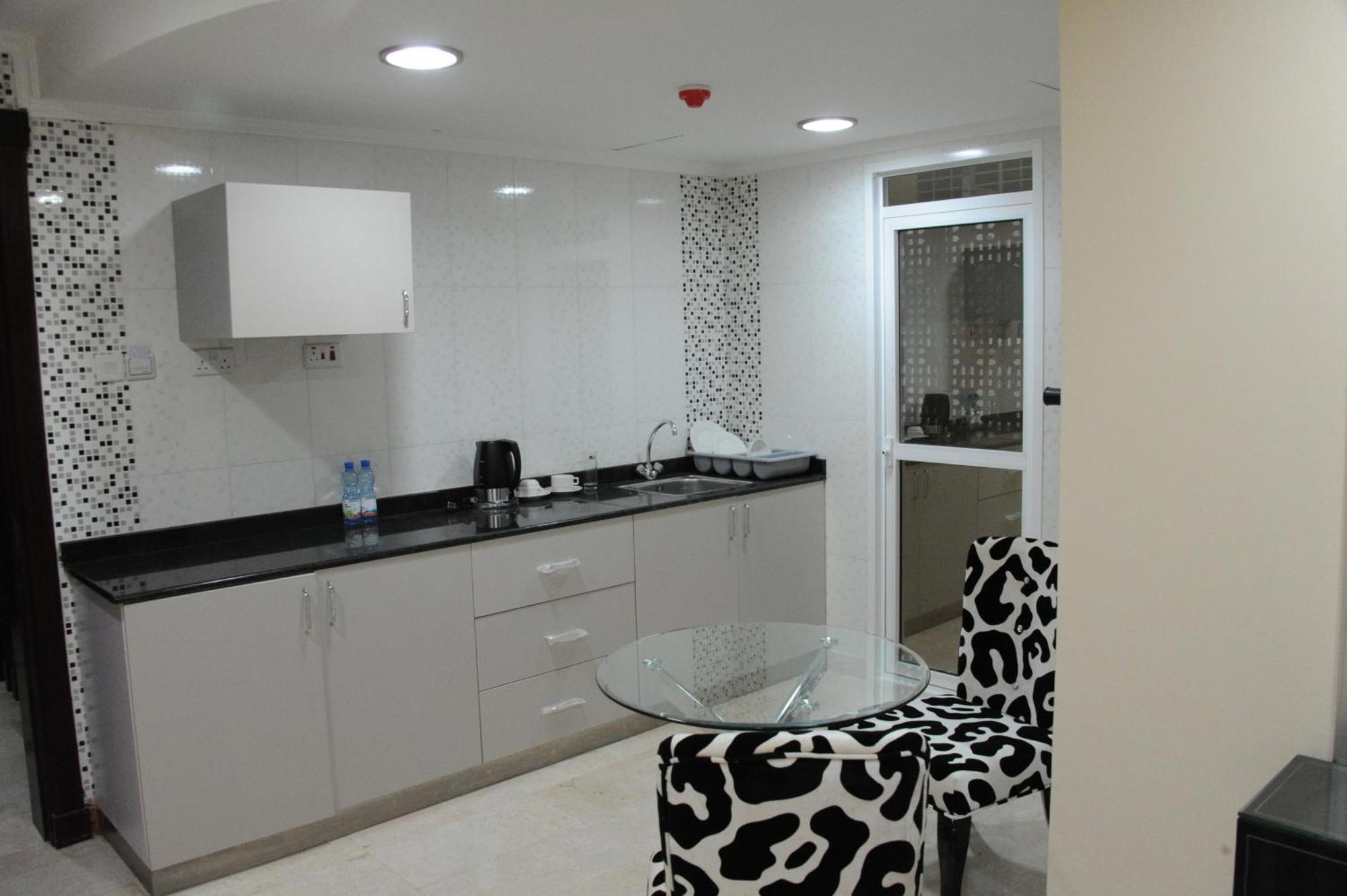 Pioneer Hotel Apartments Muscat Eksteriør billede