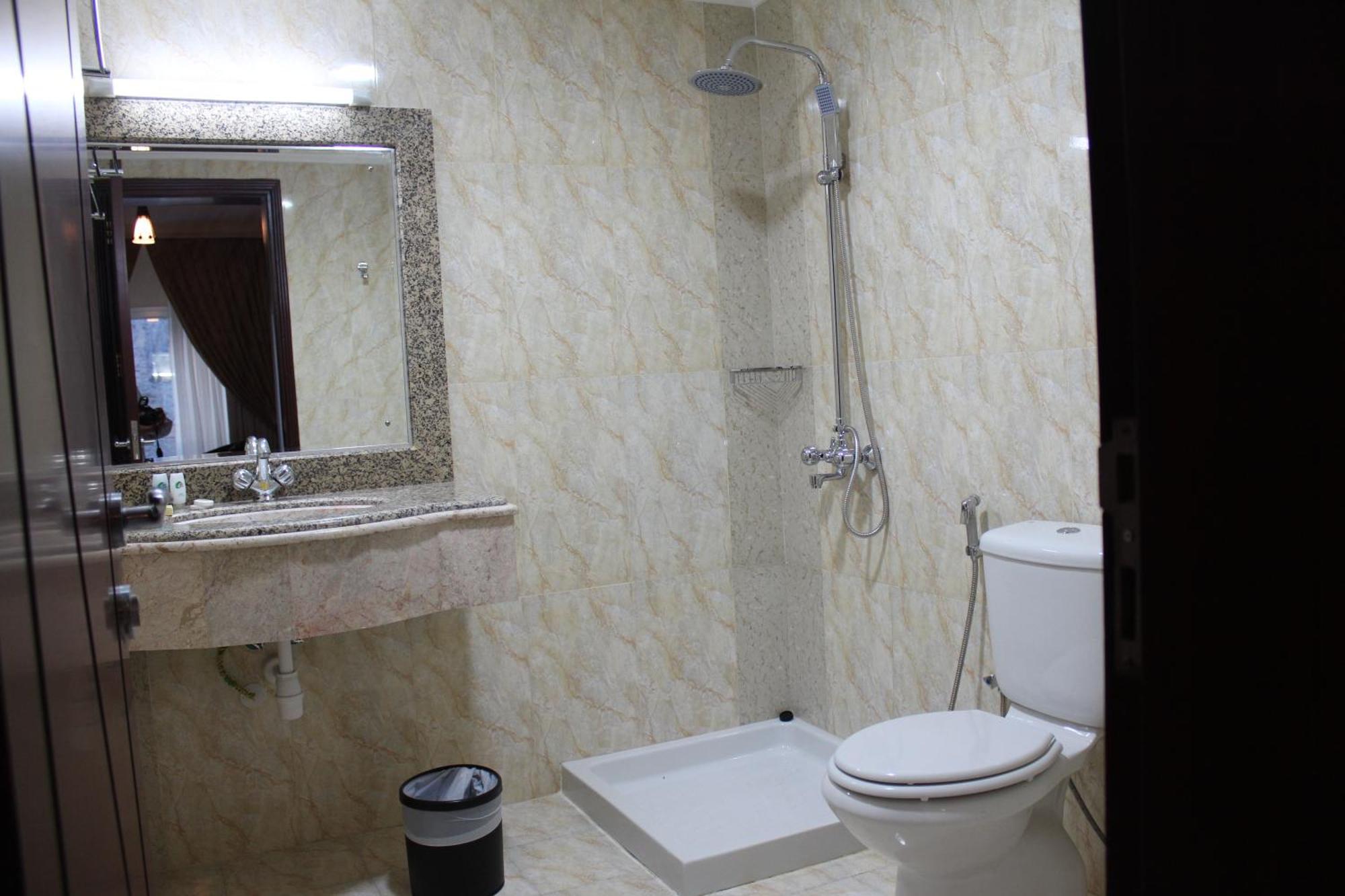 Pioneer Hotel Apartments Muscat Eksteriør billede