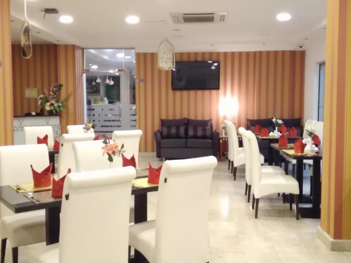 Pioneer Hotel Apartments Muscat Eksteriør billede